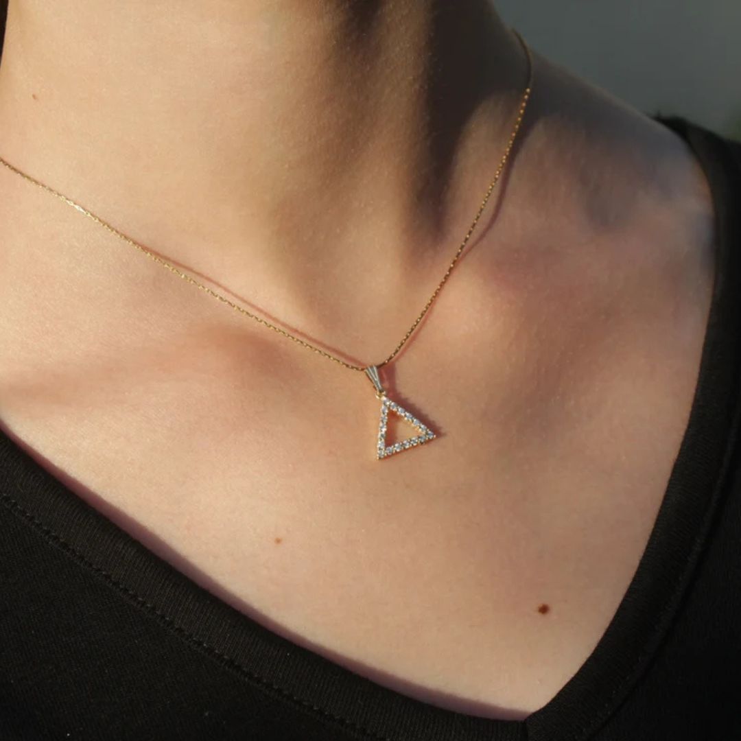 GLITTER TRIANGLE PENDANT
