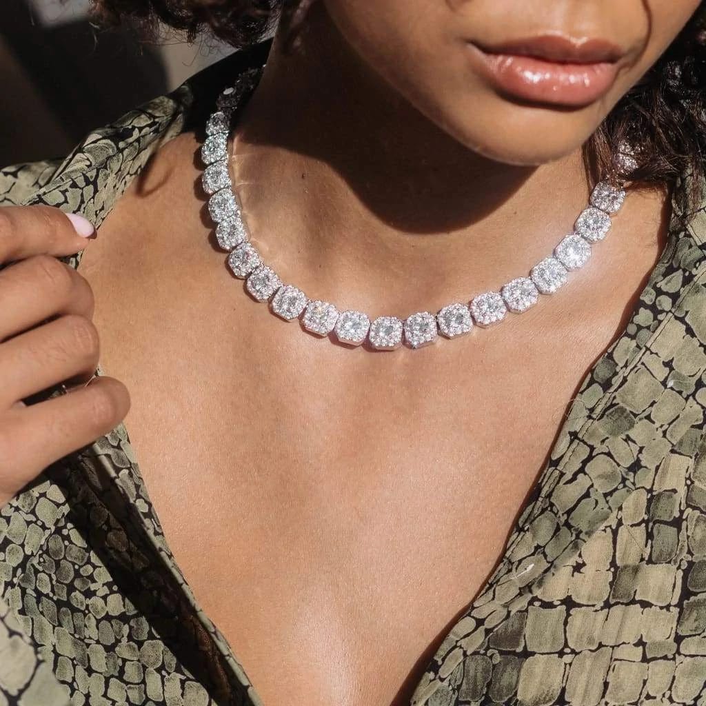 CLUSTERED ICED TENNIS CHAIN - SILVER