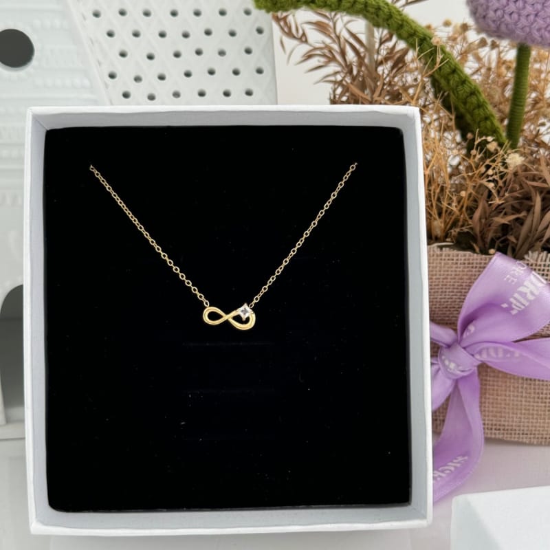 INFINITY DIAMOND NECKLACE