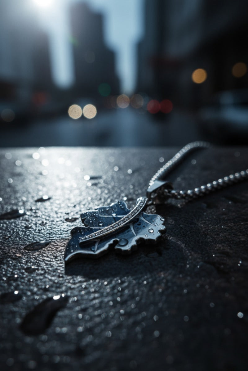 CLASSY LEAF CHAIN PENDENT