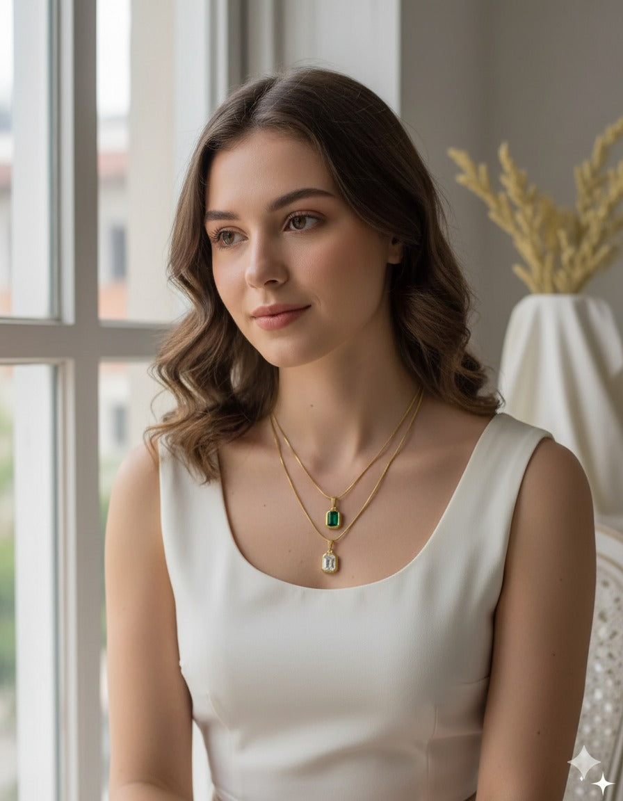 WHITE & GREEN SOLITARE CYRSTAL CHAIN PENDANT