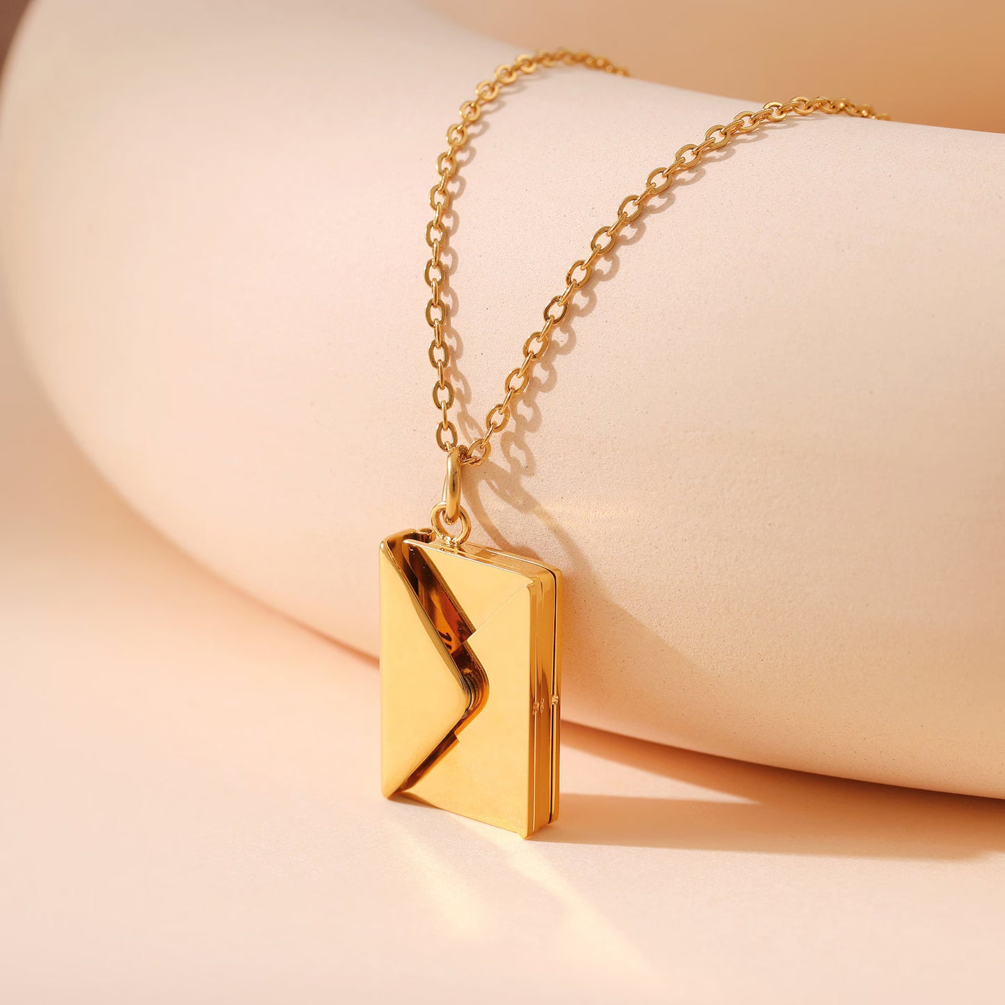 CUSTOMISED ENVELOP PENDANT