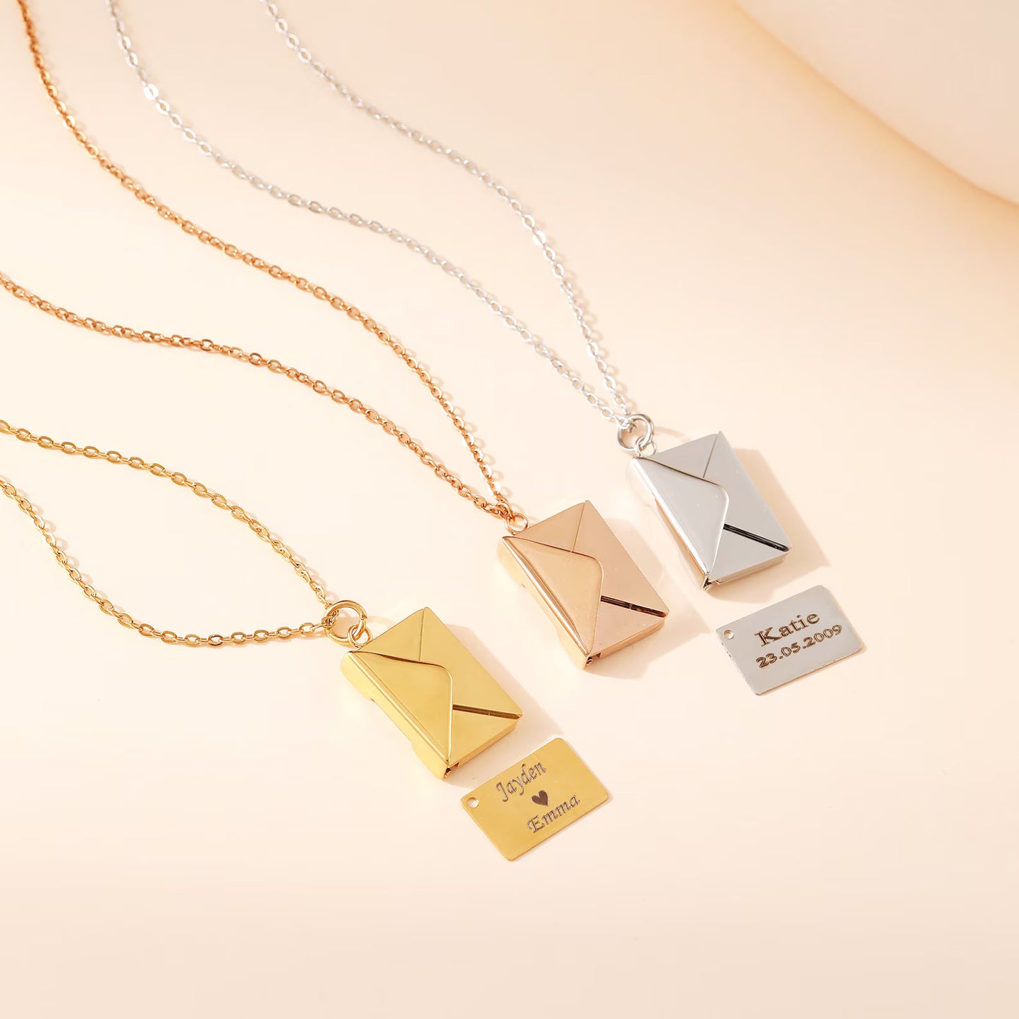 CUSTOMISED ENVELOP PENDANT