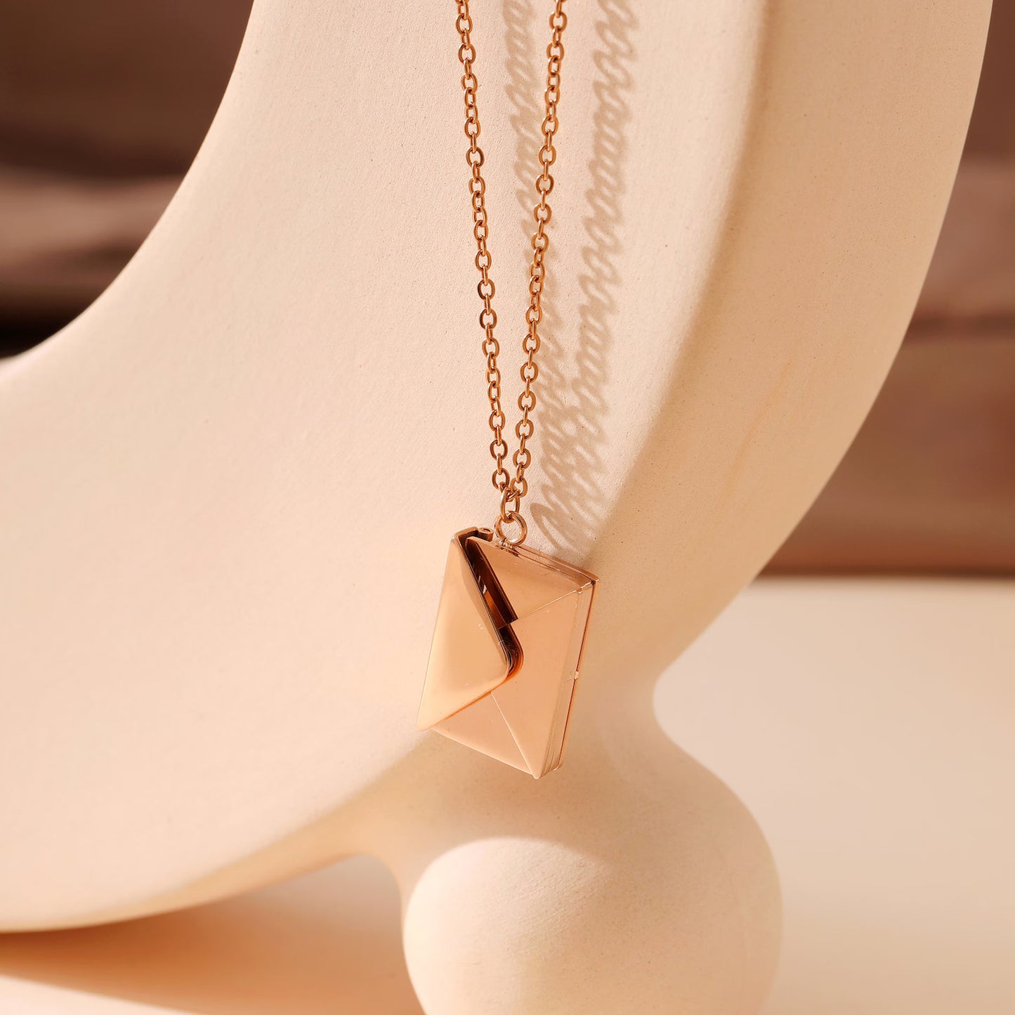 CUSTOMISED ENVELOP PENDANT