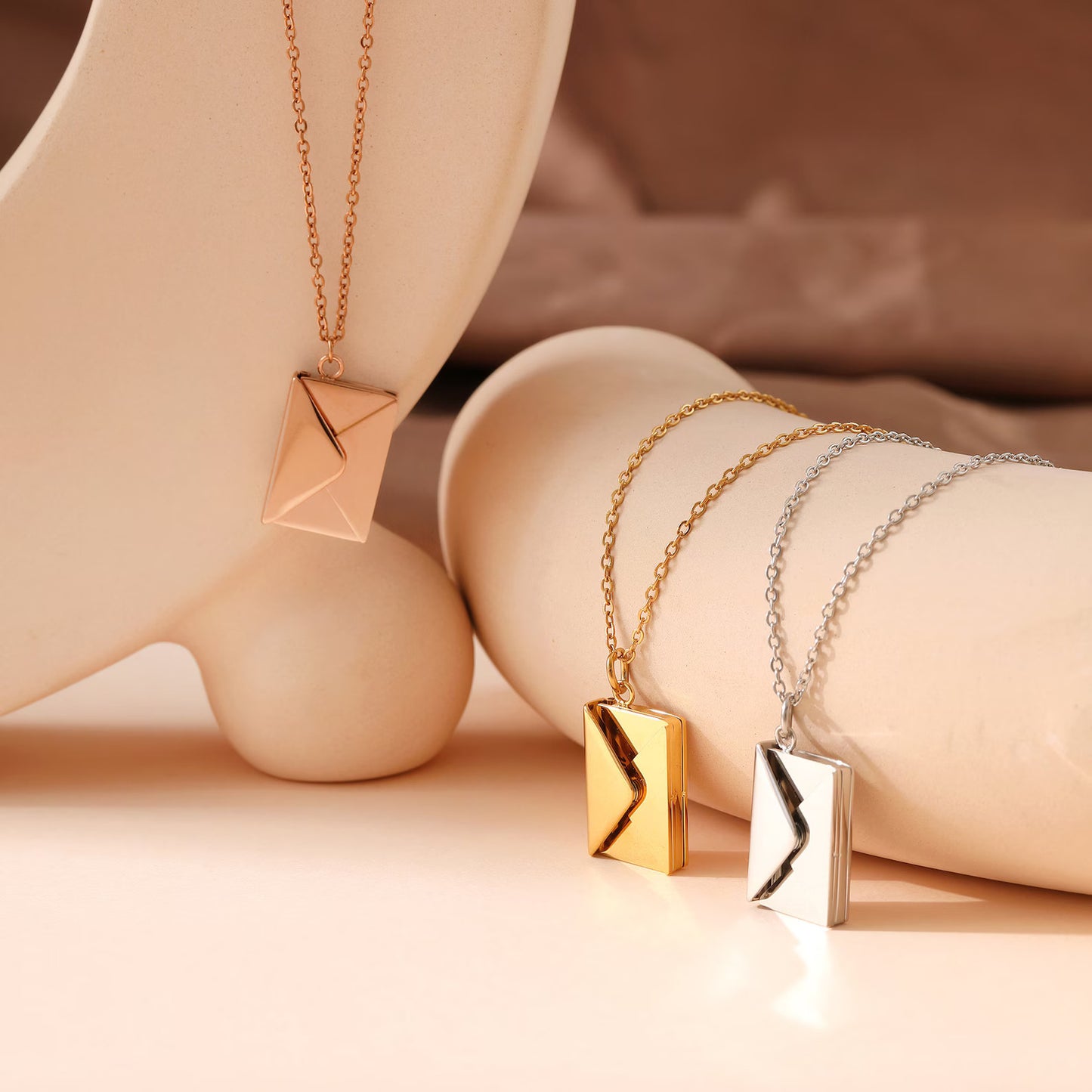 CUSTOMISED ENVELOP PENDANT