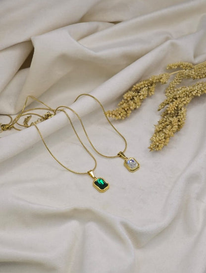 WHITE & GREEN SOLITARE CYRSTAL CHAIN PENDANT