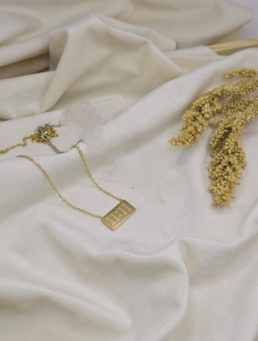 ATTRACTIVE ELEVEN CHAIN PENDANT