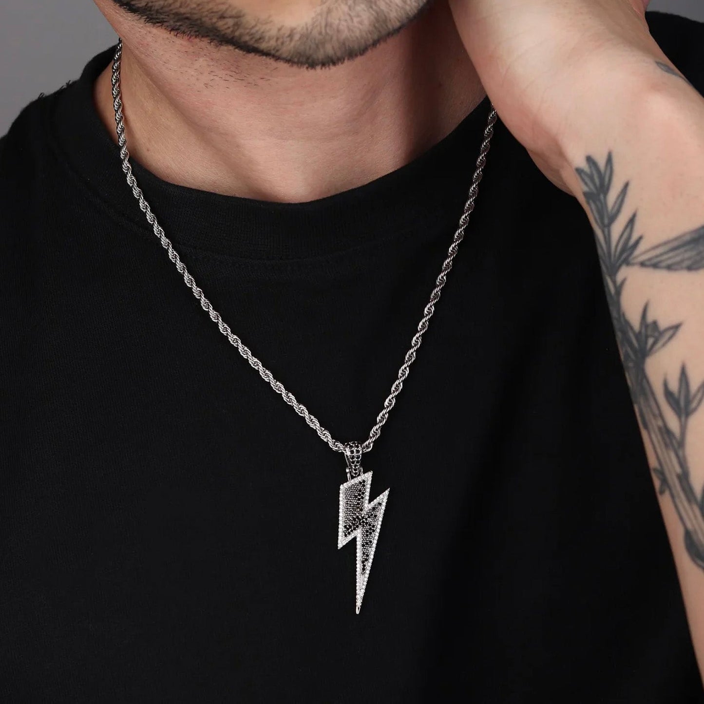 FLASH PENDANT WITH CHAIN - WHITE GOLD (BLACK)