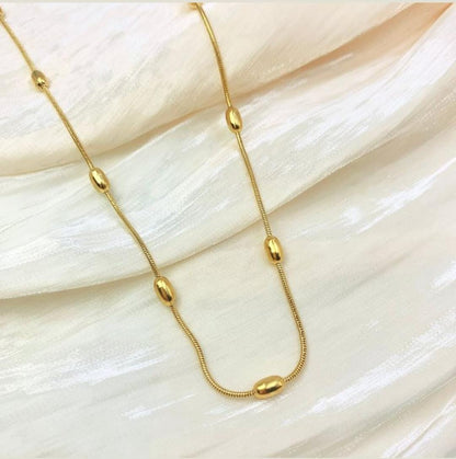 GOLDEN GLIMMER BEAD CHAIN