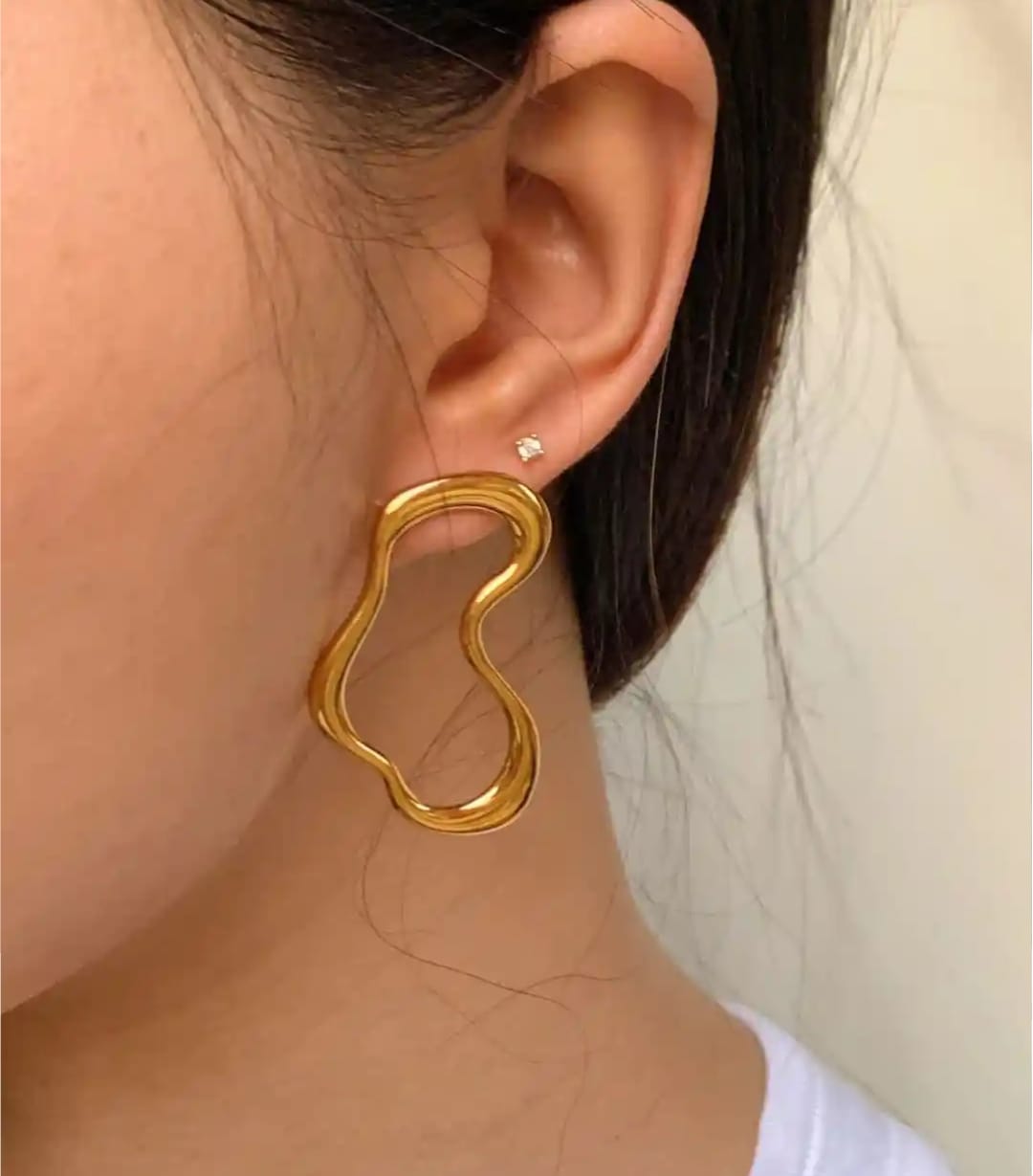 MODERN ABSTRACT HOOPS