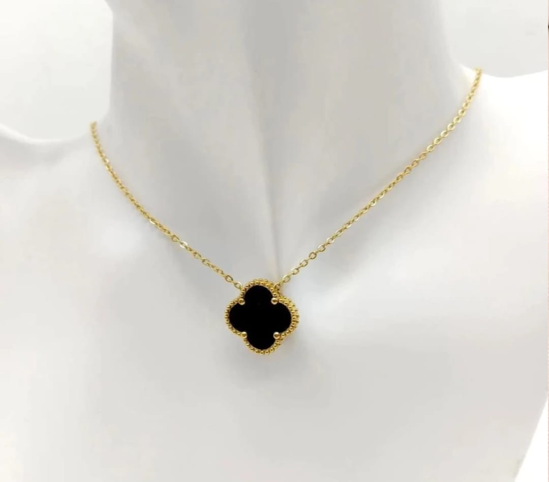 CLOVER NECKLACE