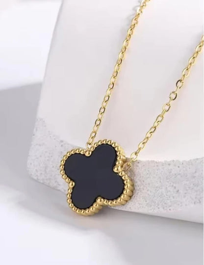 CLOVER NECKLACE