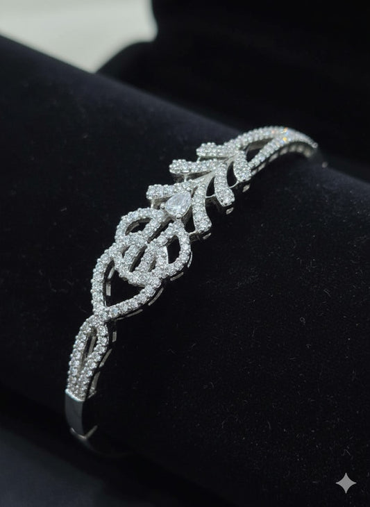 SPARKILING LEAF VINE BRACELET