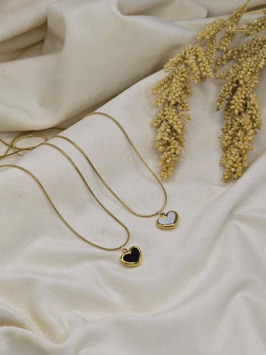 HEART CHAIN PENDANT  BLACK & WHITE