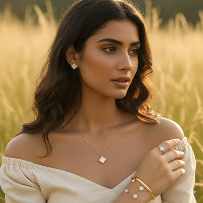 IVORY CLOVER JEWELLERY SET ( ANTI - TARNISH)