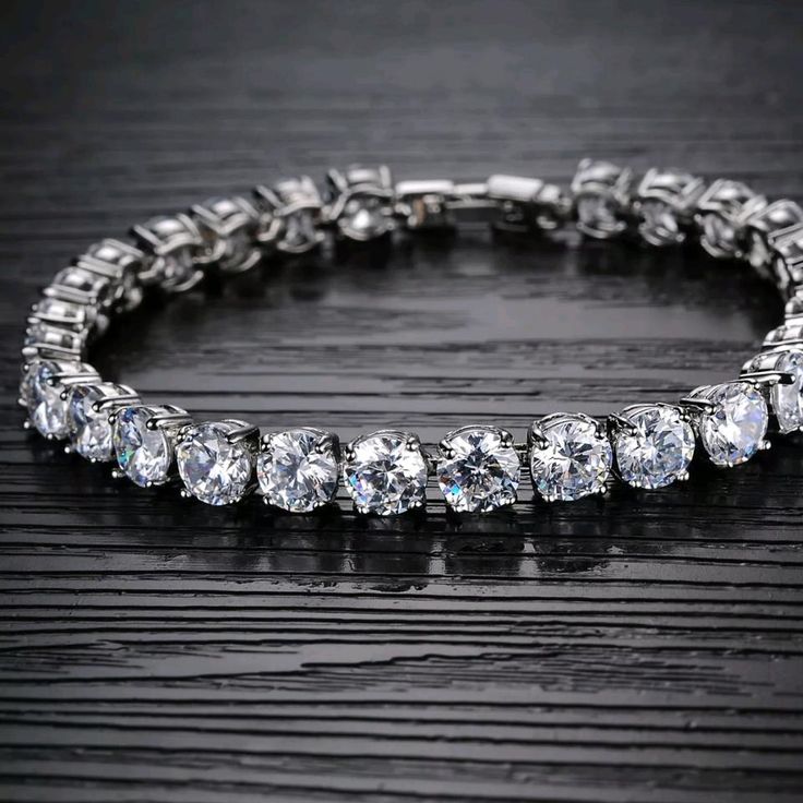 ICED TENNIS BRACELET - SILVER