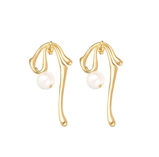 ARTFUL PEARL DROP EARRINGS